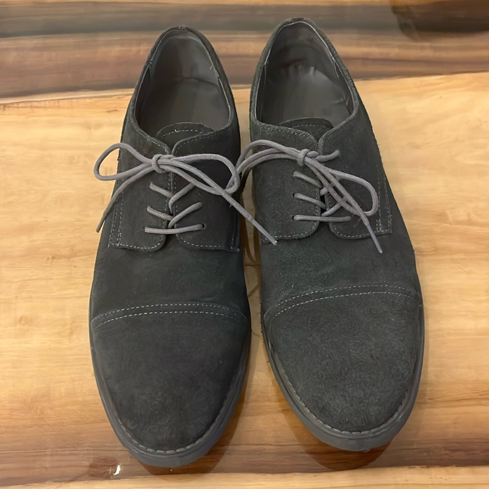 Men’s dress shoes